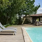 Logis La Tour - La Tour Saint-Laurent-de-la-Salle