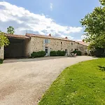 Semesterbostad Logis La Tour - La Tour Saint-Laurent-de-la-Salle
