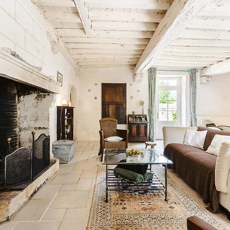 Logis La Tour - La Tour * Saint-Laurent-de-la-Salle