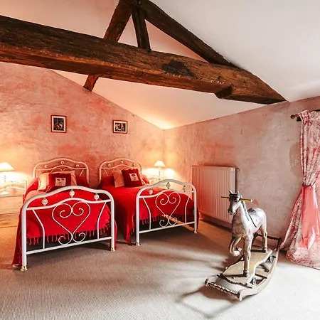 Logis La Tour - La Tour 別荘 Saint-Laurent-de-la-Salle
