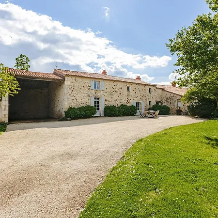 別荘 Logis La Tour - La Tour Saint-Laurent-de-la-Salle
