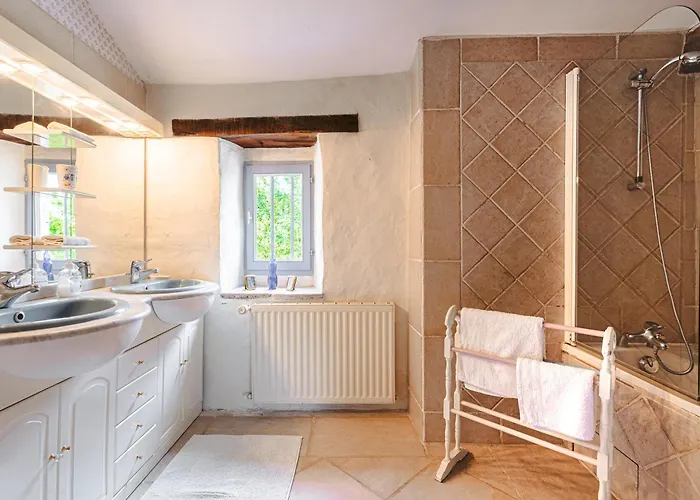 Prázdninový dům Logis La Tour - La Tour