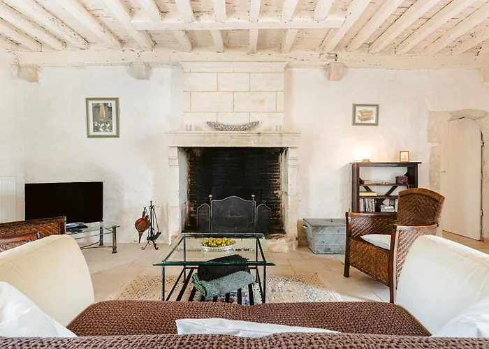 Logis La Tour - La Tour Saint-Laurent-de-la-Salle