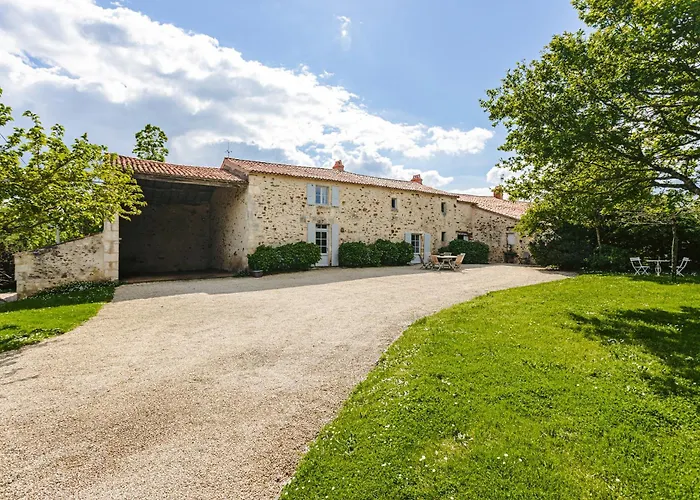 Prázdninový dům Logis La Tour - La Tour